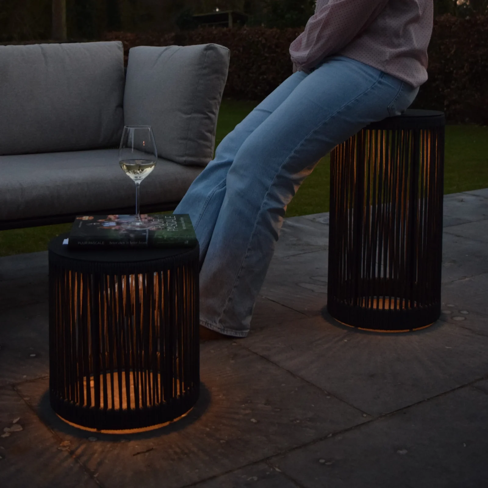 Lucide PINGI - Nabu00edjateu013enu00e1 stojacia lampa do interiu00e9ru/exteriu00e9ru - batu00e9riovu00fd balu00edk - 33,5 cm - LED 3 StepDim - 1x3W 3000K - IP44 - u010dierna