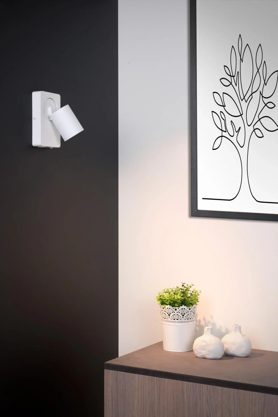 Lucide NIGEL - Lampa pri posteli / nu00e1stennu00e9 svetlo - LED Slabu00e9 po teplu00e9 - GU10 - 1x5W 2200K/3000K - S USB nabu00edjacu00edm bodom - biela