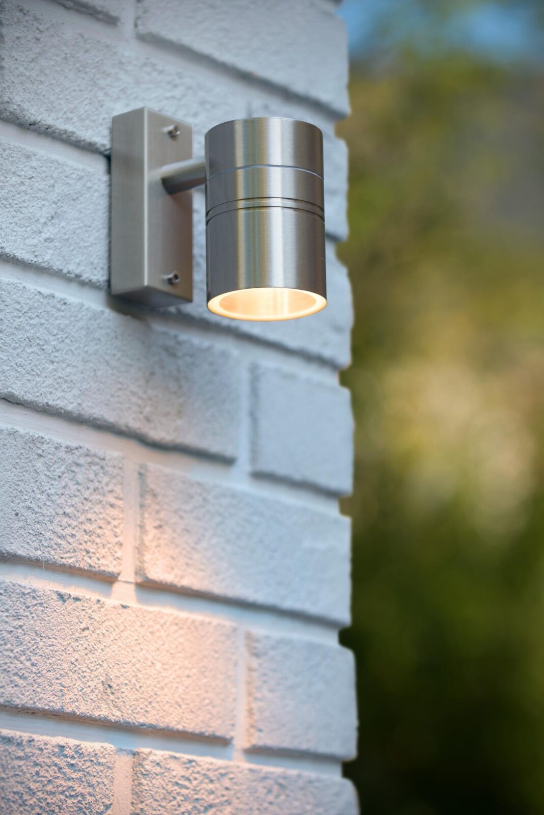 Lucide ARNE-LED - Nu00e1stennu00e9 reflektory / Nu00e1stennu00e9 svetlo Interiu00e9r/Vonkaju0161u00ed - u00d8 6,3 cm - LED - GU10 - 1x5W 2700K - IP44 - Satin Chrome
