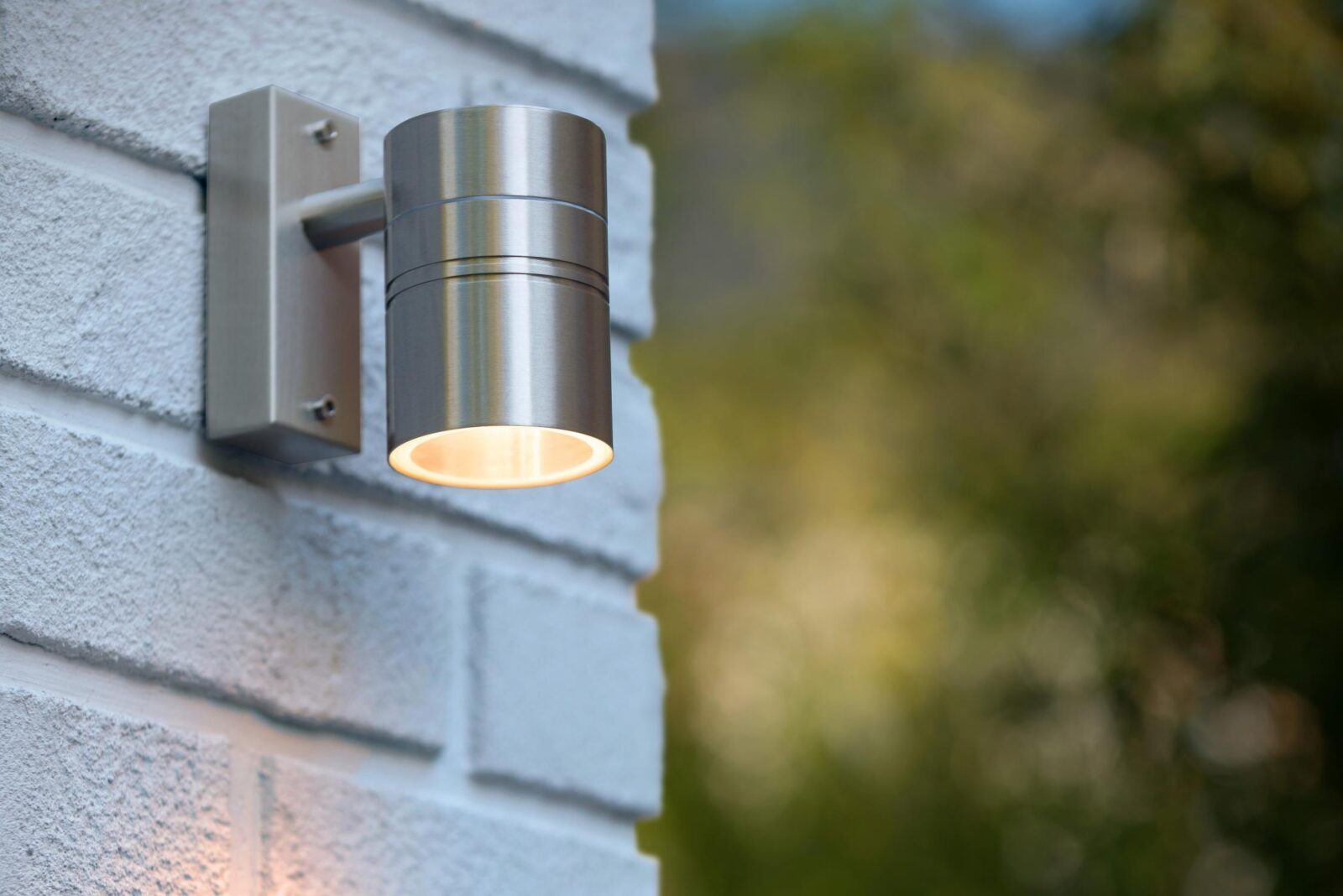 Lucide ARNE-LED - Nu00e1stennu00e9 reflektory / Nu00e1stennu00e9 svetlo Interiu00e9r/Vonkaju0161u00ed - u00d8 6,3 cm - LED - GU10 - 1x5W 2700K - IP44 - Satin Chrome