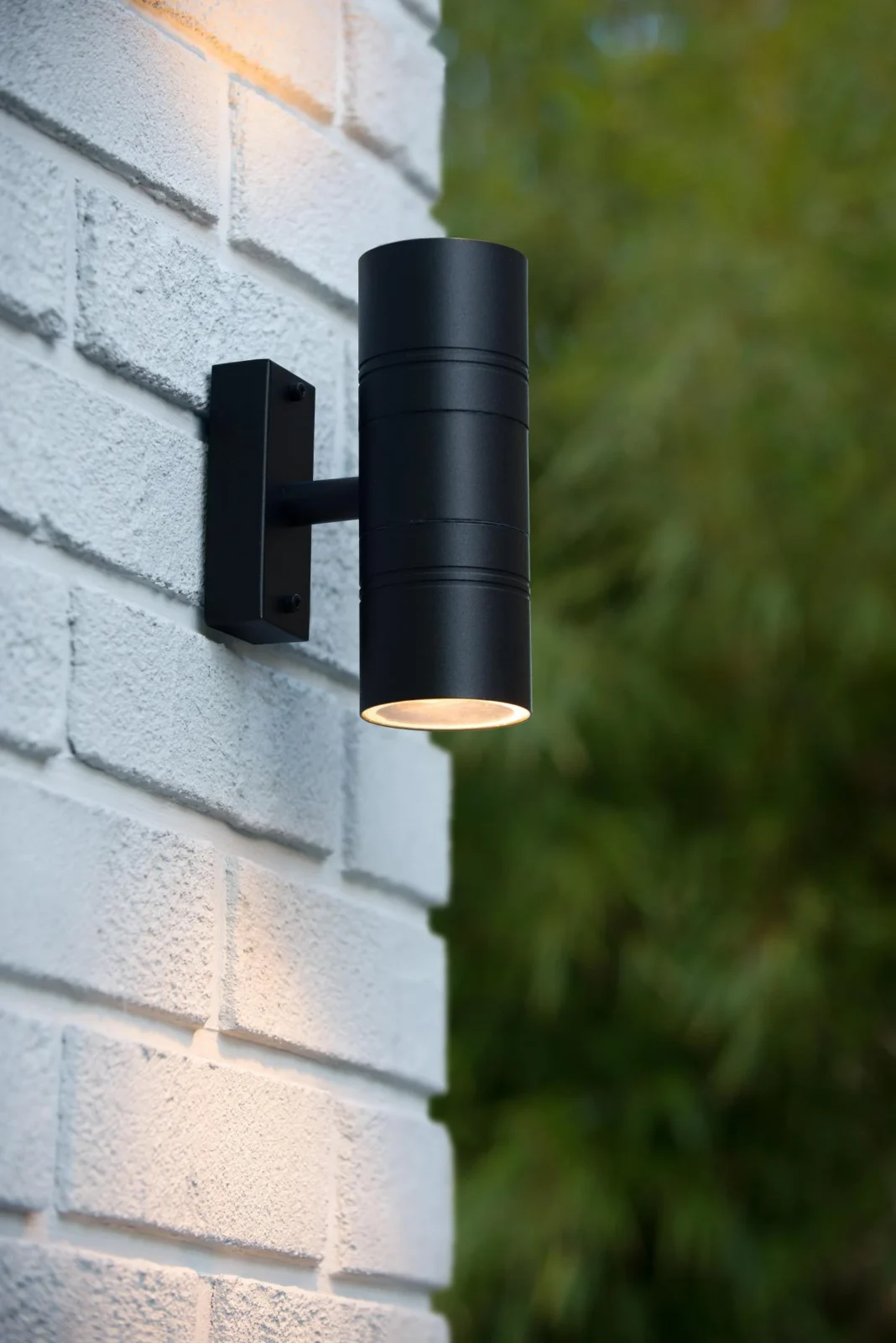 Lucide ARNE-LED - Nu00e1stennu00e9 reflektory / Nu00e1stennu00e9 svetlo Vnu00fatornu00e9/vonkaju0161ie - u00d8 6,3 cm - LED - GU10 - 2x5W 2700K - IP44 - u010cierna