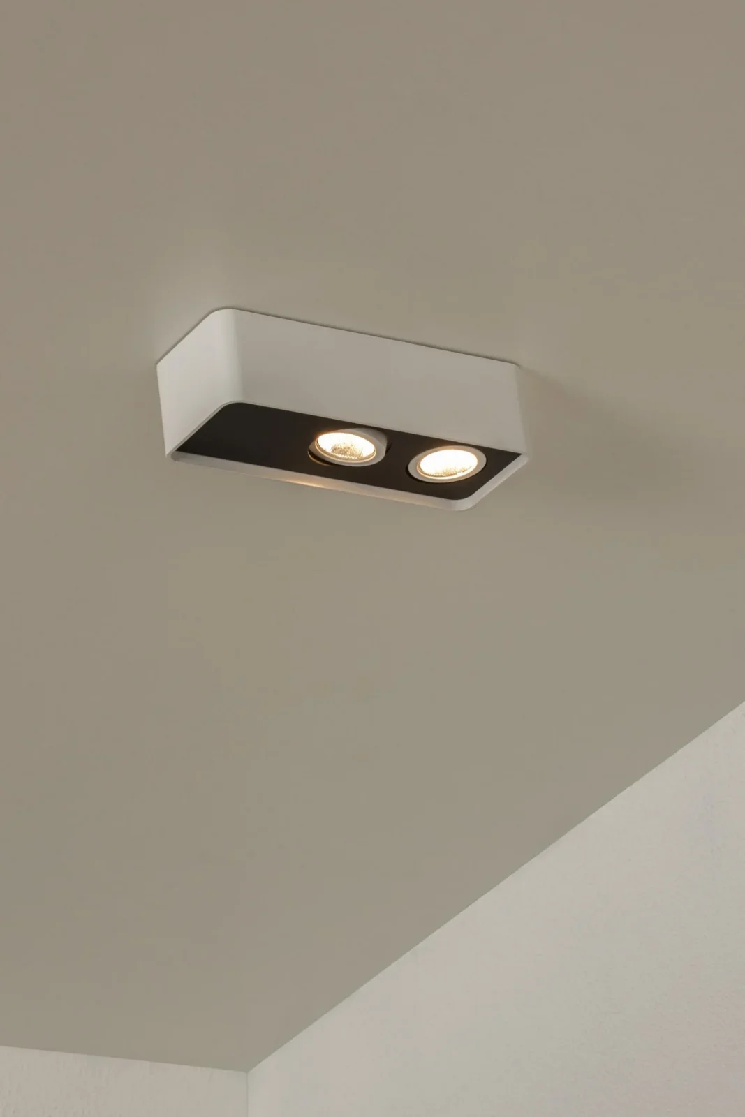 Lucide ANGULAR - Stropnu00e9 reflektory - LED tlmenu00e9. - 2x5W 2700K - biela | Pru00e9miovu00e9