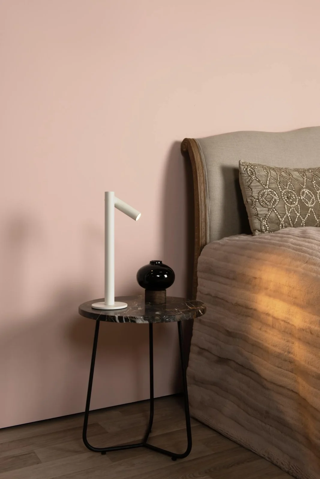 Lucide ANTRIM - Nabu00edjateu013enu00e1 stolnu00e1 lampa vnu00fatornu00e1/vonkaju0161ia - batu00e9riovu00fd balu00edk - LED tlmenu00fd. - 1x2,2W 2700K - IP54 - s bezdru00f4tovou nabu00edjacou podlou017ekou - biela
