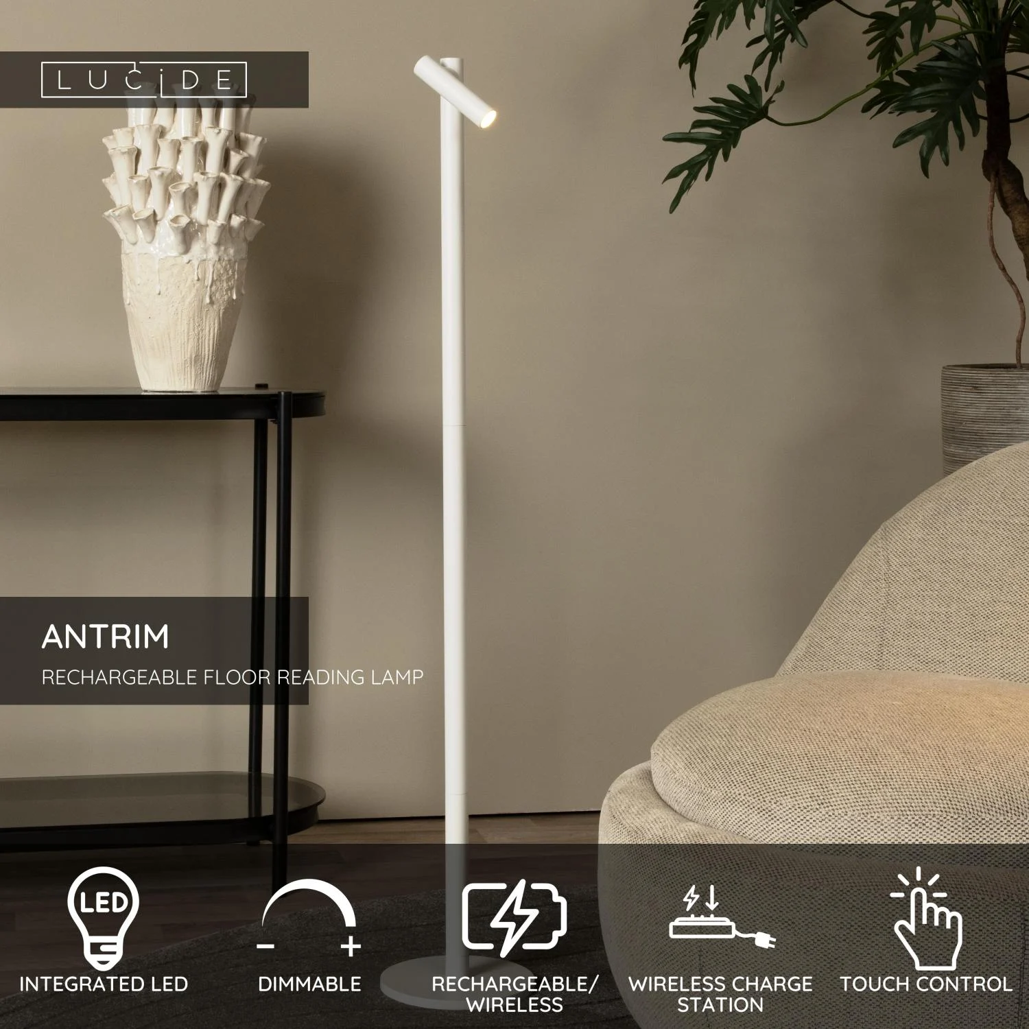 Lucide ANTRIM - Nabu00edjateu013enu00e1 stojacia lampa na u010du00edtanie vnu00fatornu00e9/vonkaju0161ie - batu00e9riovu00fd balu00edk - LED tlmenu00fd. - 1x2,2W 2700K - IP54 - s bezdru00f4tovou nabu00edjacou podlou017ekou - biela