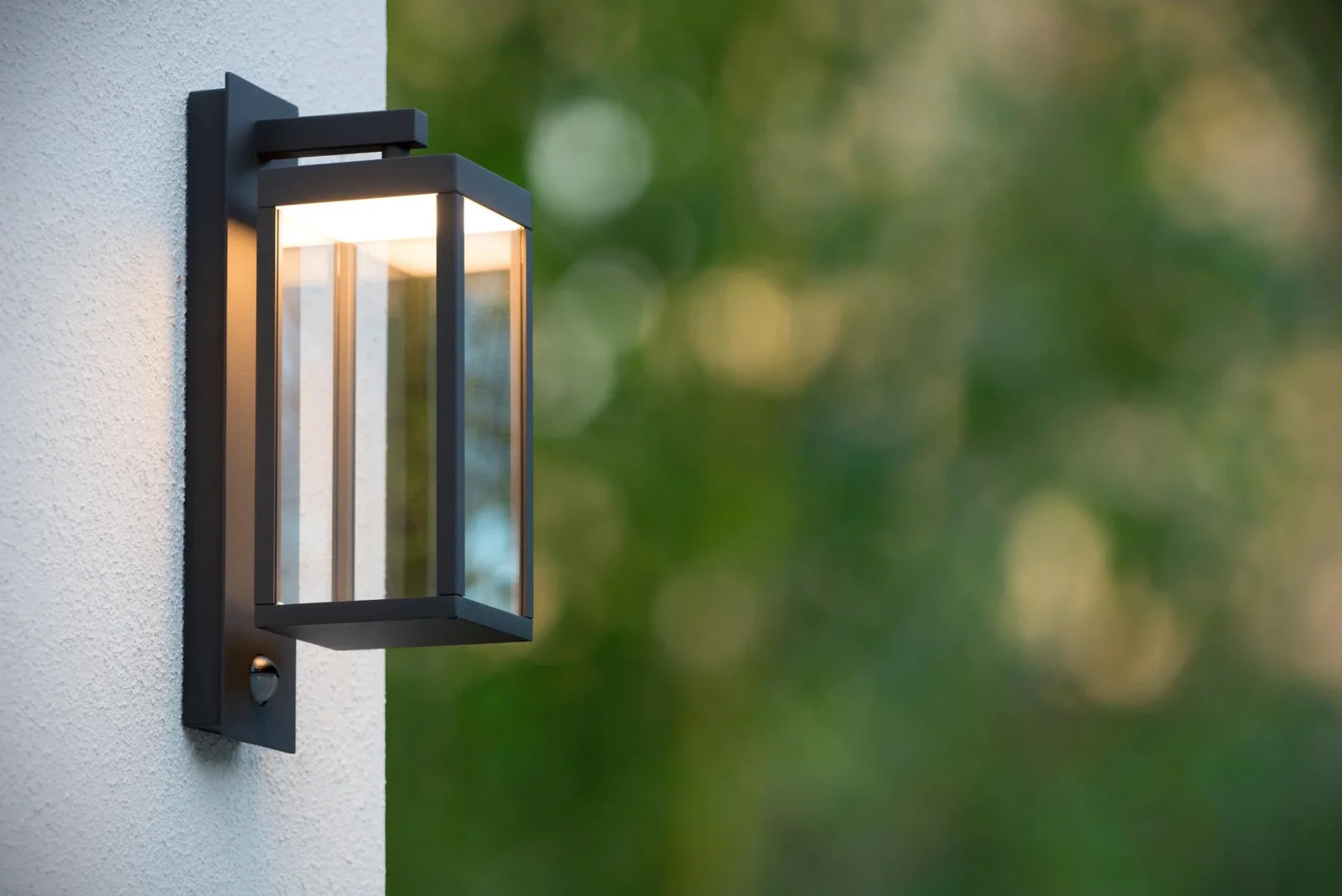 Lucide CLAIRETTE - Nu00e1stennu00e9 svetlo vnu00fatornu00e9/vonkaju0161ie - LED - 1x13W, 3000K - IP54 - Pohybovu00fd a dennu00fd/nou010dnu00fd senzor - Antracit