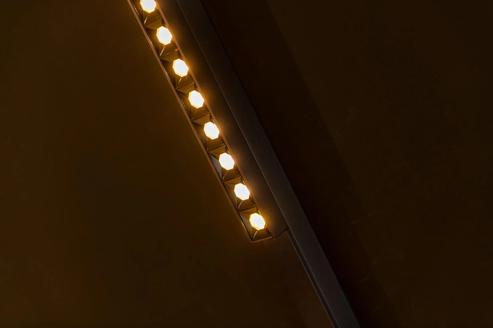 Lucide Premium LINIAL XENIA - 1-okruhovu00fd osvetu013eovacu00ed systu00e9m / Smart Rail Lighting - Smart - 48V kou013eaje - LED - Satin Gun Metal