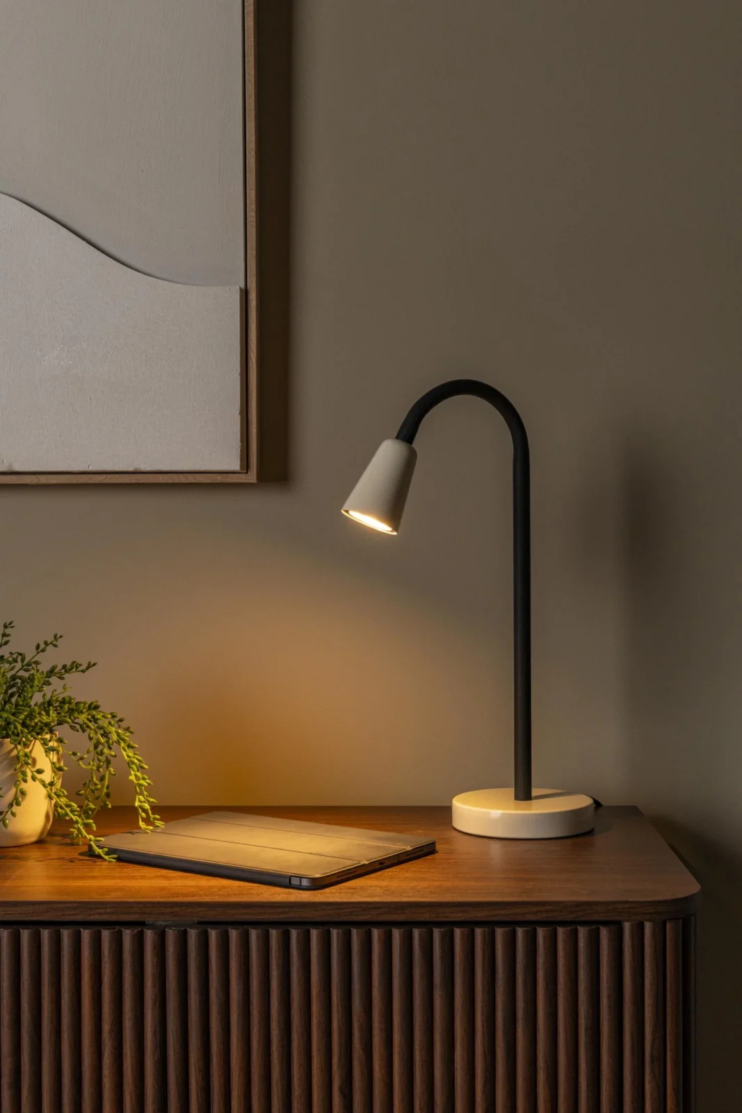 Lucide JASPER - Stolnu00e1 lampa - 1xGU10 - Kru00e9movu00e1 | Essential