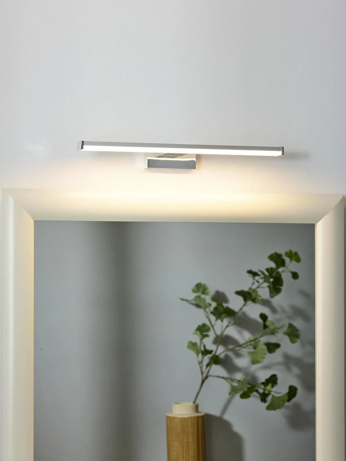 Lucide ONNO - zrkadlovu00e9 svetlo Ku00fapeu013eu0148a - LED - 1x8W 3000K - IP44 - satu00e9novu00fd chru00f3m